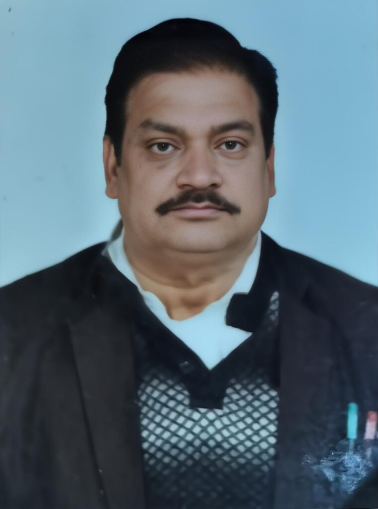 Senior Advocate practicing law in civil court Gaya for over 30 years